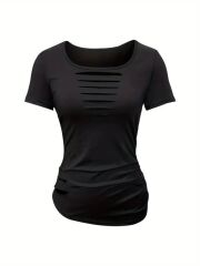 Kadın Kısa Kollu Yakası Açık Lazer Kesik Detaylı Viskon Bluz