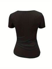 Kadın Kısa Kollu Yakası Açık Lazer Kesik Detaylı Viskon Bluz