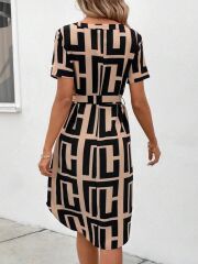 Kadın Kısa Kollu V Yakalı Desenli Kuşaklı Süprem Elbise