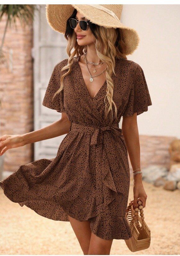 Kadın Kısa Kelebek Kollu Kruvaze Yakalı Belden Kuşaklı Kısa Desenli Süprem Elbise