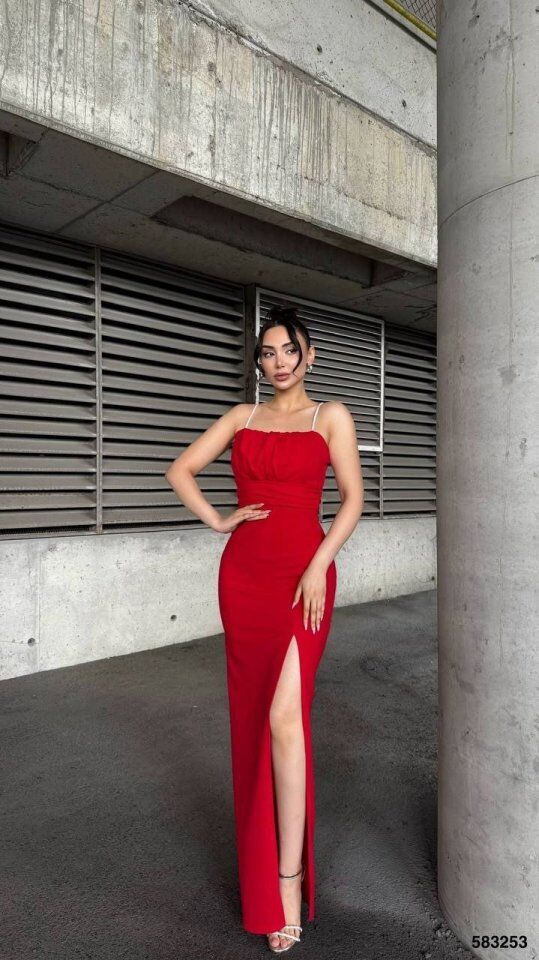 Kadın Ip Askılı Gipe Detay Maxi Boy Yırmaçlı Elbise