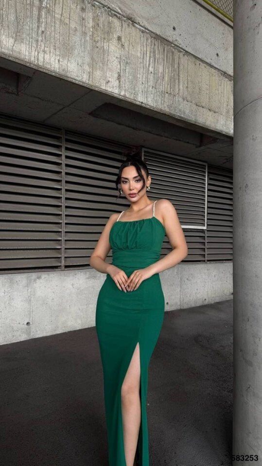 Kadın Ip Askılı Gipe Detay Maxi Boy Yırmaçlı Elbise