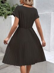 Kadın Kısa Kollu Yakası Açık Belden Lastikli Pileli Kısa Ithal Krep Elbise