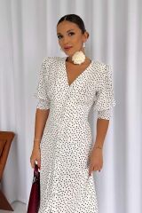 Beyaz Arka Ve Bel Ucu Gipeli Elbise