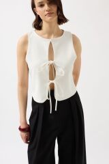 Bağcık Detay Dekolte Bluz