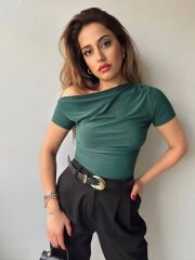 Kadın Sandy Kumaş Düşük Omuz Bluz