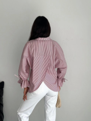 Arkası Asimetrik Yırtmaç Kesim Detaylı Cizgili Bluz Gömlek - Bordo