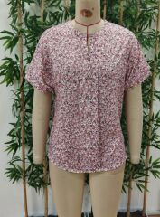 Kadın Kısa Kollu çentikli V Yaka Ve Düğme Detaylı çiçek Desenli Süprem Bluz