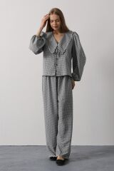 İşlemeli Bebe Yakalı Pantolon Takım - Siyah