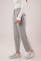 Kapama Cep Detaylı Gri Pantolon