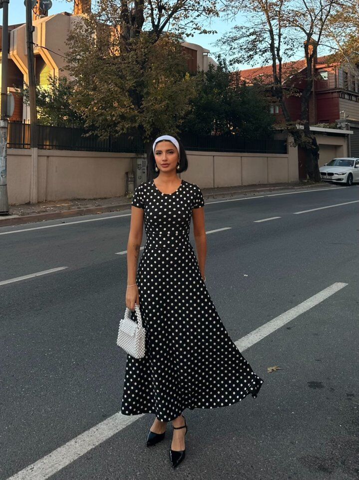 Kadın Kısa Kollu Bisiklet Yaka Puantiyeli Maksi örme Krep Elbise