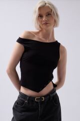 Kayık Yaka Yırtmaç Detay Bluz