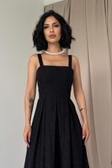 Siyah Askılı Aparatlı Brode Elbise