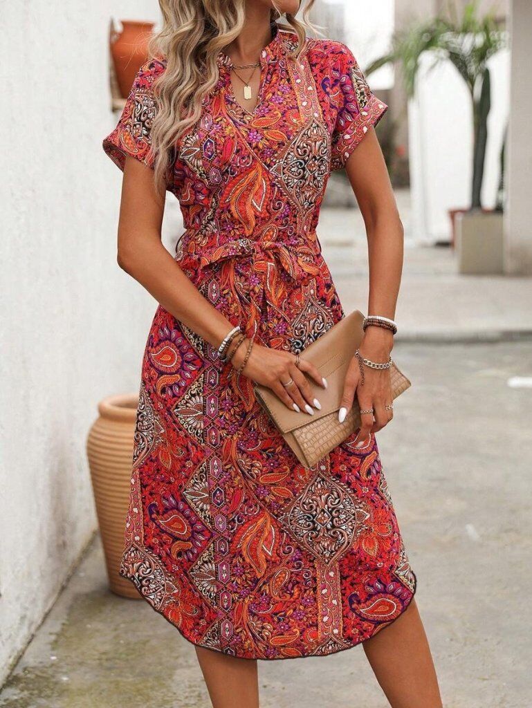 Kadın Kısa Kollu V Hakim Yaka Belden Kuşaklı Desenli Keten Elbise