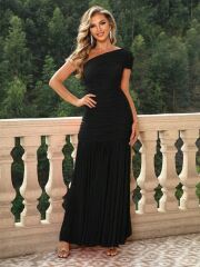 Kadın Asimetrik Yaka Detaylı Omuzu Açık Büzgülü Yırtmaçlı Sandy Elbise