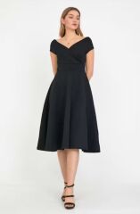 Kadın Kısa Kollu Kruvaze Yaka Eteği Volanlı Krep Elbise