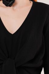 Ön Bağlamalı Volan Kol Siyah Bluz