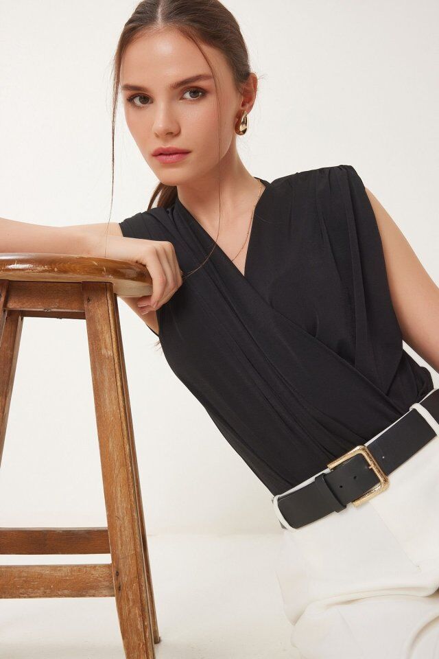 Kadın Sendy Kumaş Kruvaze Yaka Vatkalı Bluz