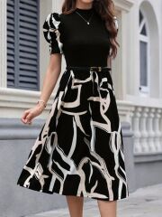 Kadın Kısa Kollu Yarı Balıkçı Yaka üst Viskon Alt Desenli Dokuma Midi Elbise