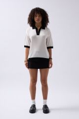 V Yaka Dokulu T-Shirt