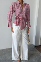 ÇİZGİLİ POPLİN KRUVAZE BAĞLAMALI GÖMLEK - Kırmızı