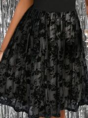 Kadın Kısa Kollu Bisiklet Yaka Tül Flok Baskı Detaylı Elbise