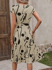 Kadın Kısa Yarasa Kollu Yuvarlak Yaka Beli Büzgülü Süprem Elbise