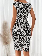 Kadın Kısa Kollu Kare Yakalı Leopar Desenli Dalgıç Elbise