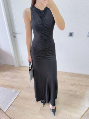 Kolsuz Büzgülü Uzun Elbise - Siyah