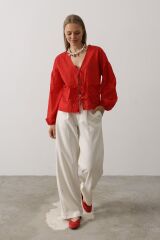 Kalp Detaylı Bağlamalı Brode Bluz - Kırmızı