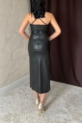 Siyah Sırt Dekolteli Deri Elbise