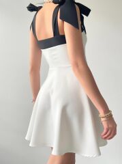 Cloche Omuzu Fiyonklu Elbise