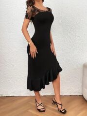 Kadın Kısa Kollu Yakası Açık Dantel Detaylı Fırfırlı Asimetrik Janjan Krep Elbise