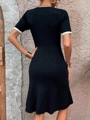 Kadın Kısa Kollu Bisiklet Yaka Yandan Yırtmaçlı Renkli şerit Detay Janjan Krep Elbise