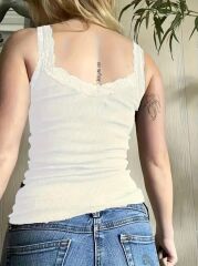 Kadın Askılı Yuvarlak Yaka Dantel Detay Kaşkorse Bluz