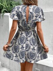 Kadın Kısa Kollu V Yakalı Beli Kuşaklı Desenli Sofya Elbise