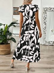 Kadın Kısa Kelebek Kollu Kruvaze Yaka Desenli Süprem Elbise