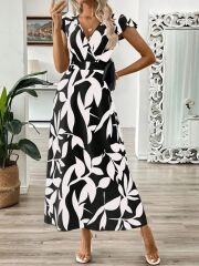 Kadın Kısa Kelebek Kollu Kruvaze Yaka Desenli Süprem Elbise