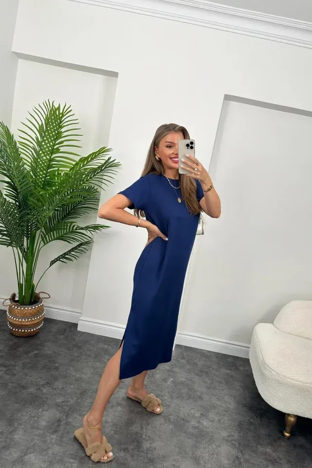 Kadın Kısa Kollu Yırtmaç Detaylı Salaş Viskon Elbise