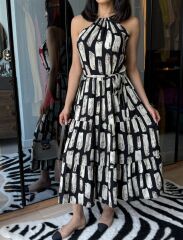 Kadın Viskon Kumaş Ip Askılı Halter Yaka Cepli Midi Boy Elbise