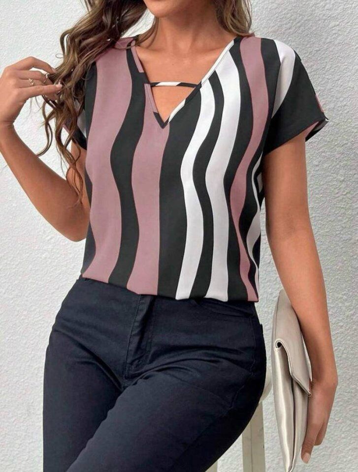 Kadın V Yaka Kısa Kol Mikro Bluz