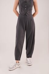 Havuç Kesim Gri Pantolon