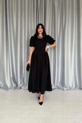 Siyah Etek Yanları Büzgülü Balon Kollu Elbise