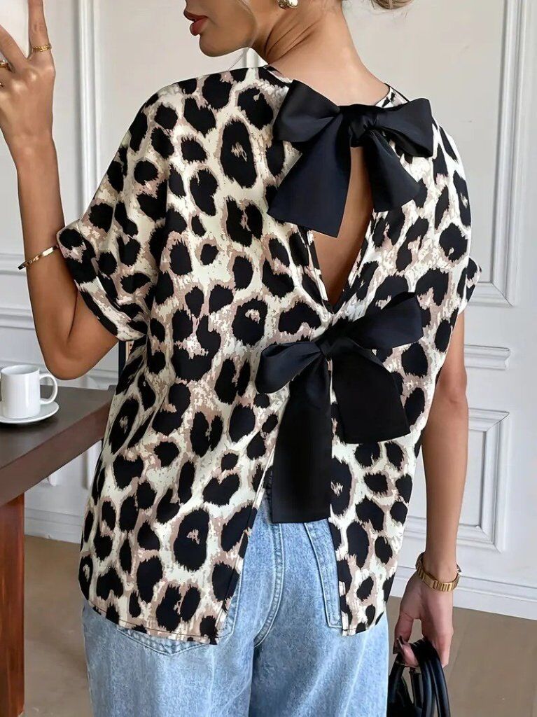Kadın Kısa Kollu Bisiklet Yaka Arkadan Fiyonk Detaylı Leopar Süprem Bluz