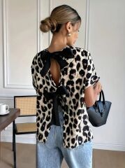 Kadın Kısa Kollu Bisiklet Yaka Arkadan Fiyonk Detaylı Leopar Süprem Bluz