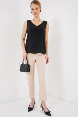 V Yaka Sıfır Kol Bluz 950 - Siyah