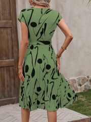 Kadın Kısa Yarasa Kollu Yuvarlak Yaka Beli Büzgülü Süprem Elbise