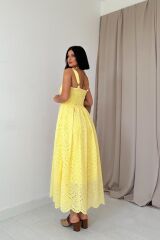 Sarı Askılı Aparatlı Brode Elbise