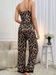 Kadın Ip Askılı Yakası Dantelli Bluz Ve Pijama Sandy Ikili Takım